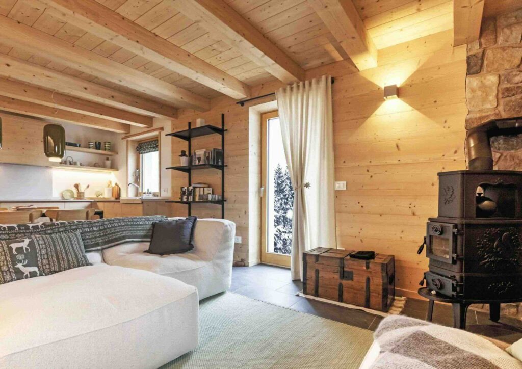 Esempio di arredo in abete in una casa di montagna