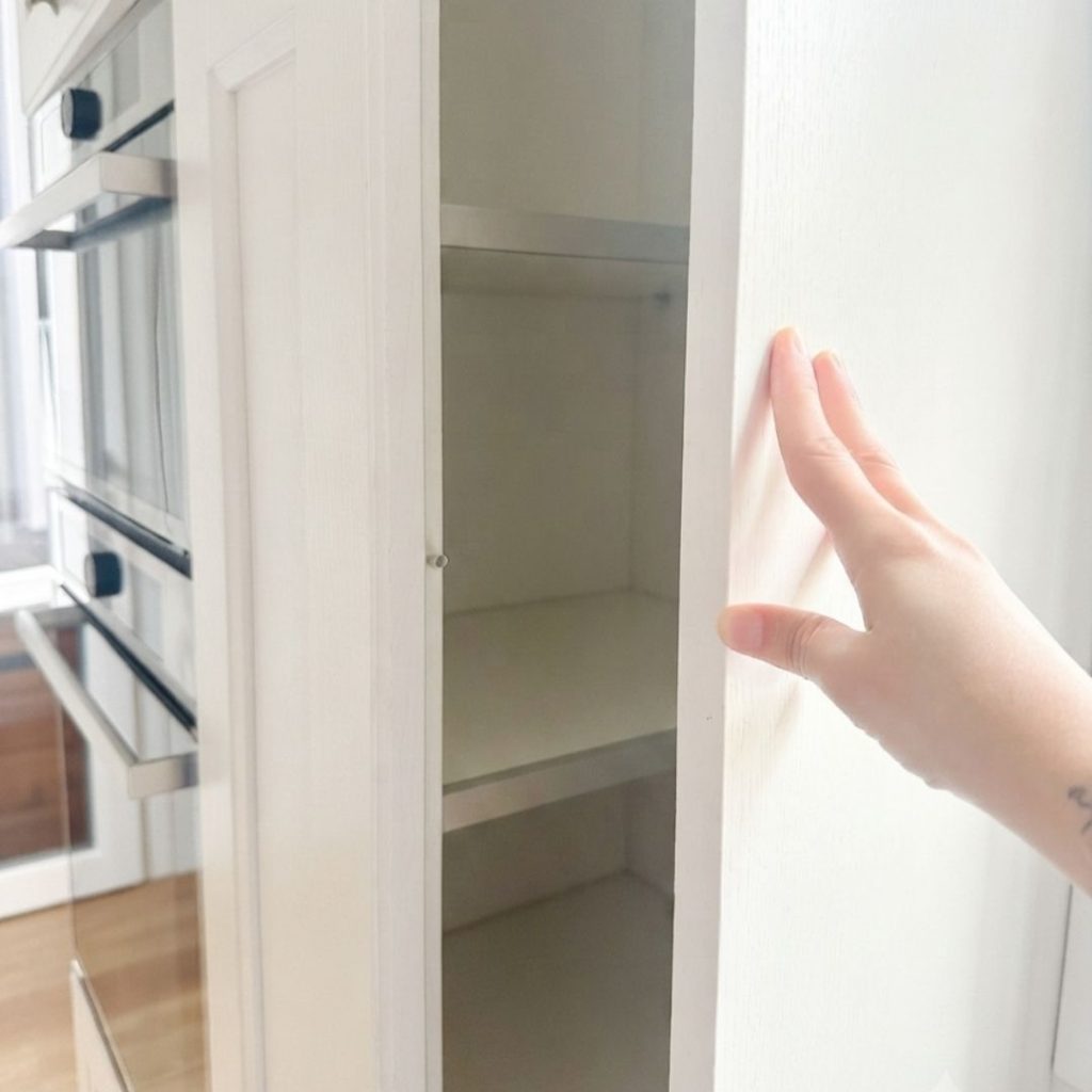 Maniglia push pull per colonna della cucina in legno
